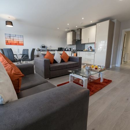 Helios Court Penthouse Serviced Apartment By Ferndale Maidenhead Luaran gambar