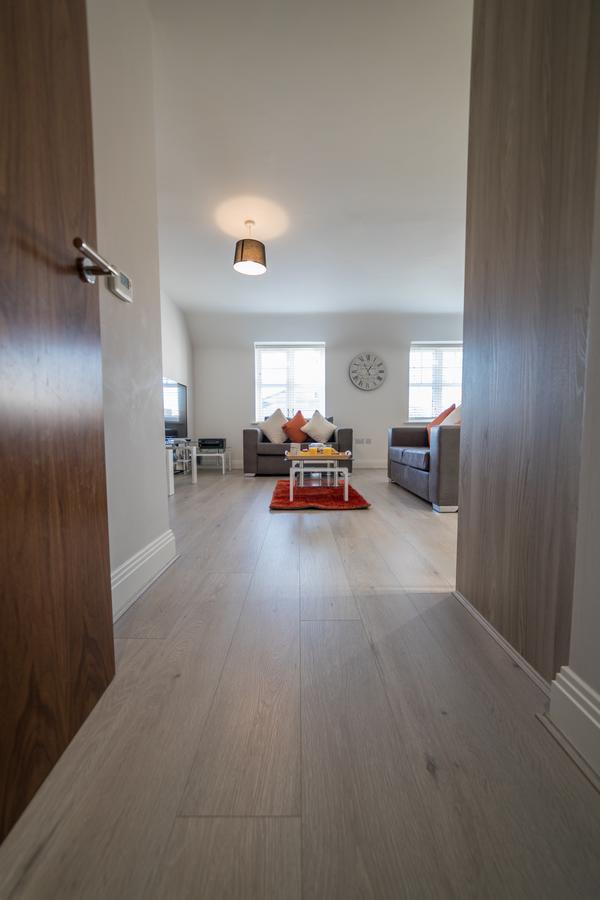 Helios Court Penthouse Serviced Apartment By Ferndale Maidenhead Luaran gambar
