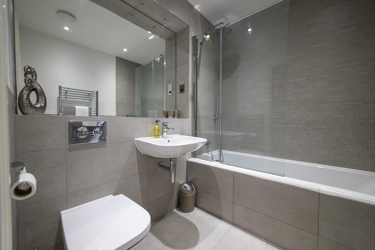 Helios Court Penthouse Serviced Apartment By Ferndale Maidenhead Luaran gambar