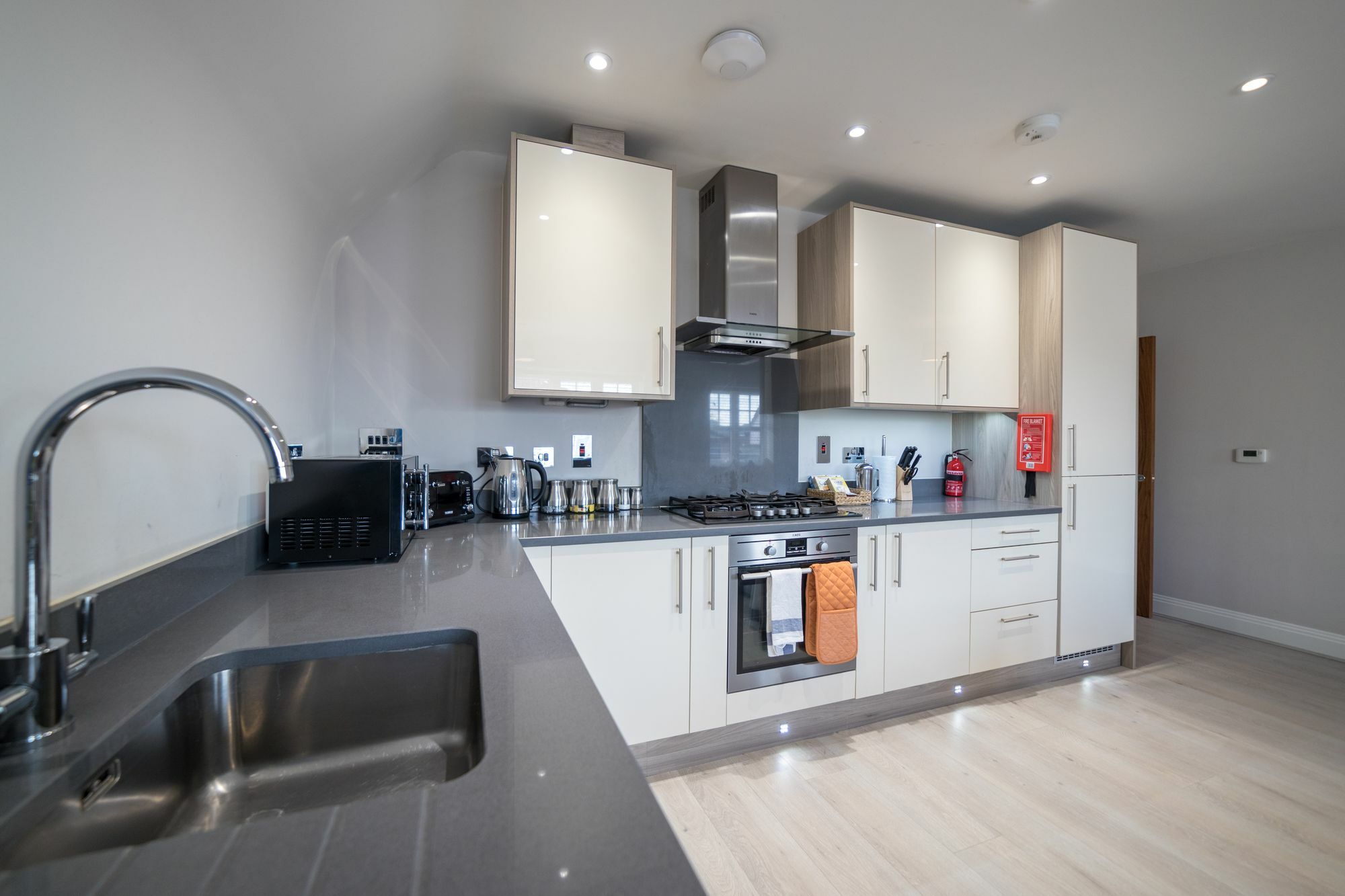 Helios Court Penthouse Serviced Apartment By Ferndale Maidenhead Luaran gambar