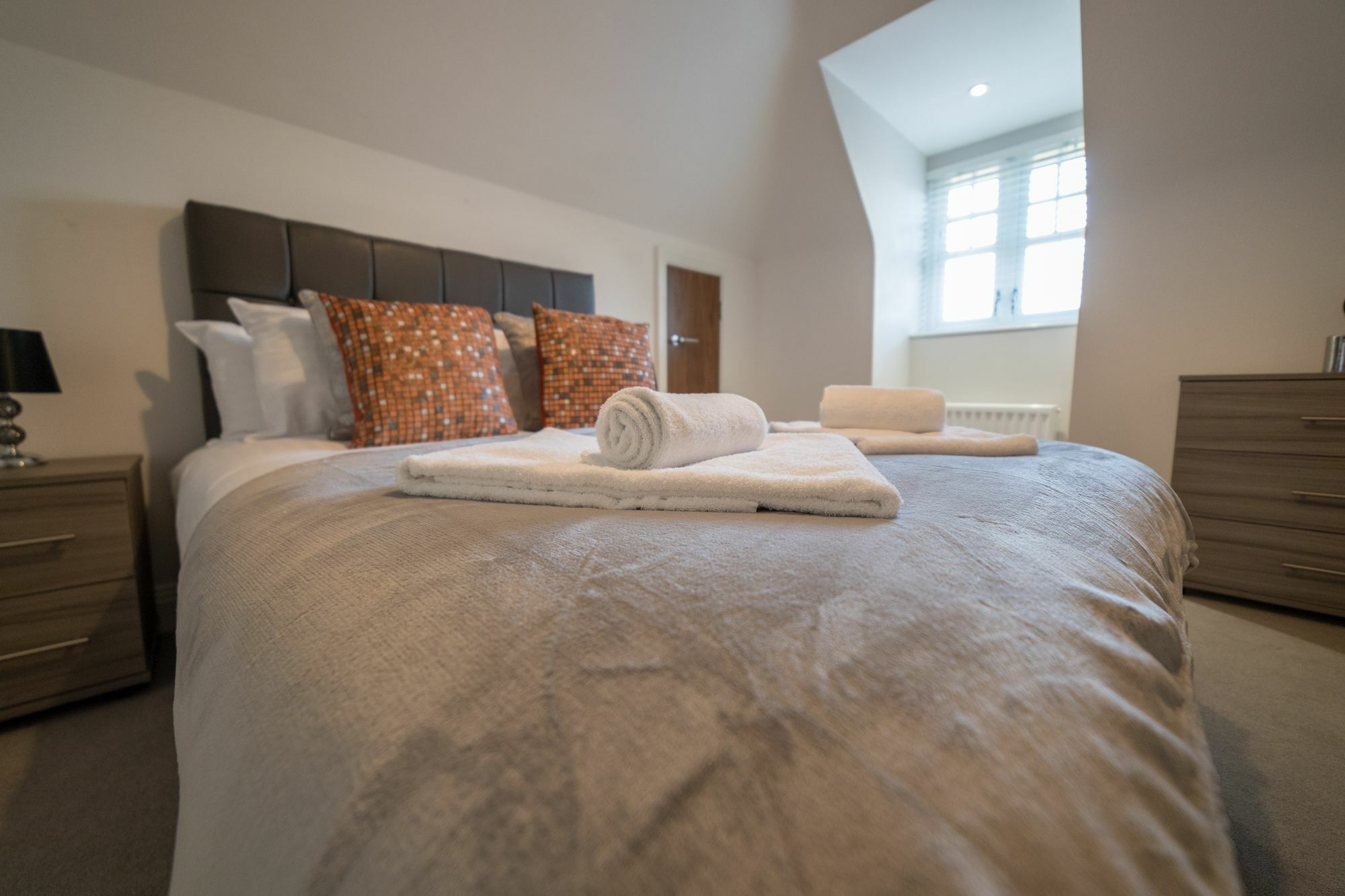 Helios Court Penthouse Serviced Apartment By Ferndale Maidenhead Luaran gambar