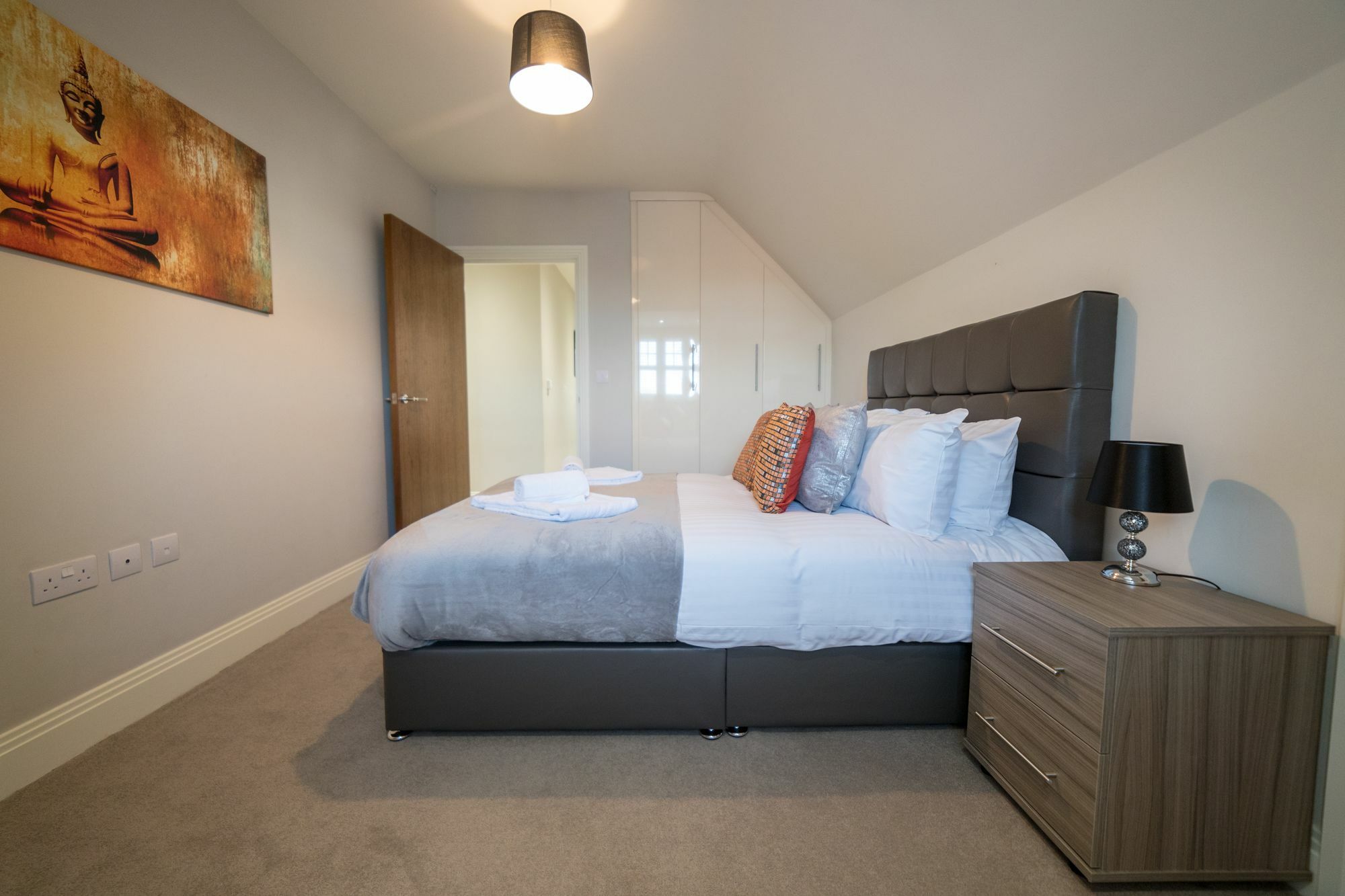 Helios Court Penthouse Serviced Apartment By Ferndale Maidenhead Luaran gambar