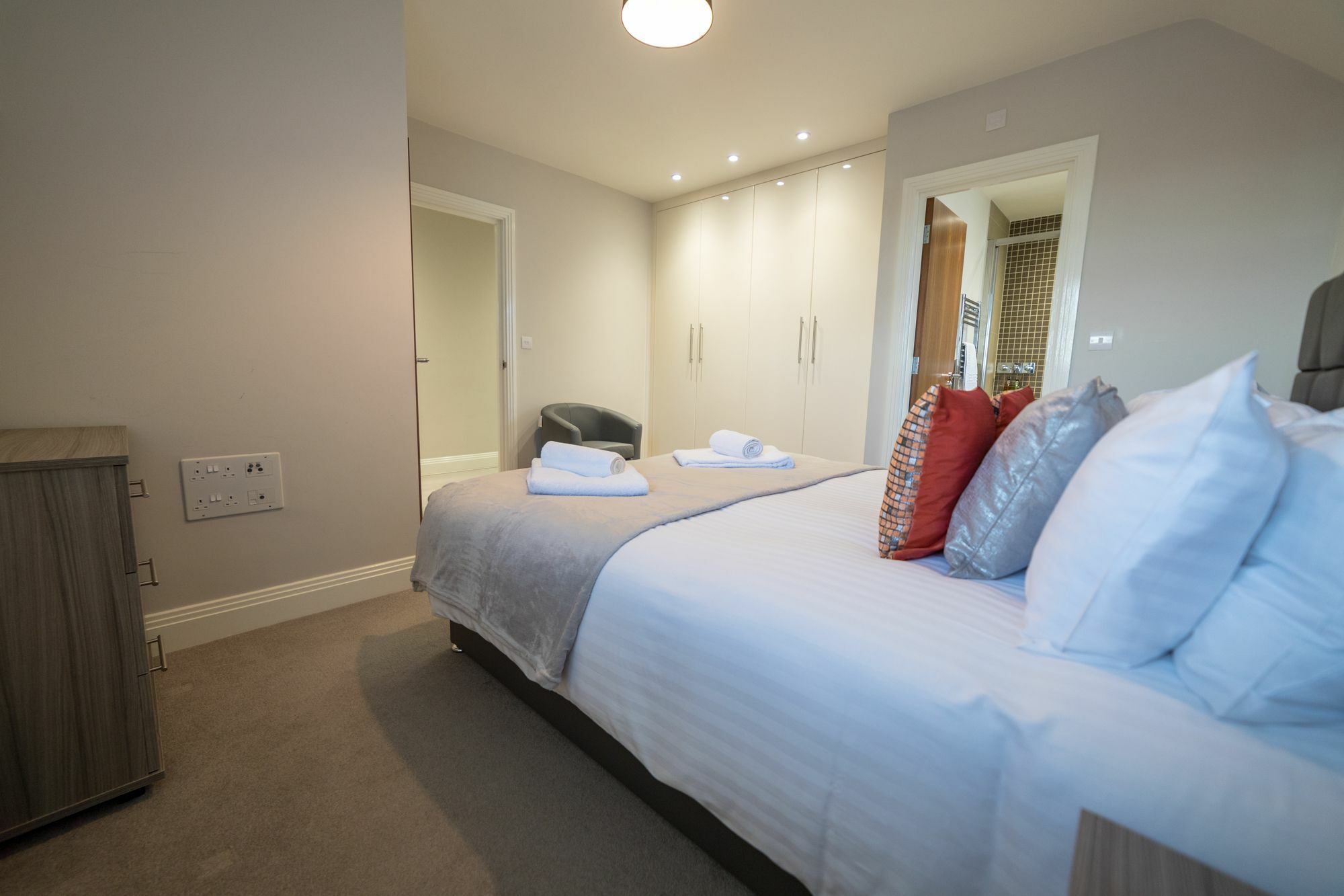 Helios Court Penthouse Serviced Apartment By Ferndale Maidenhead Luaran gambar