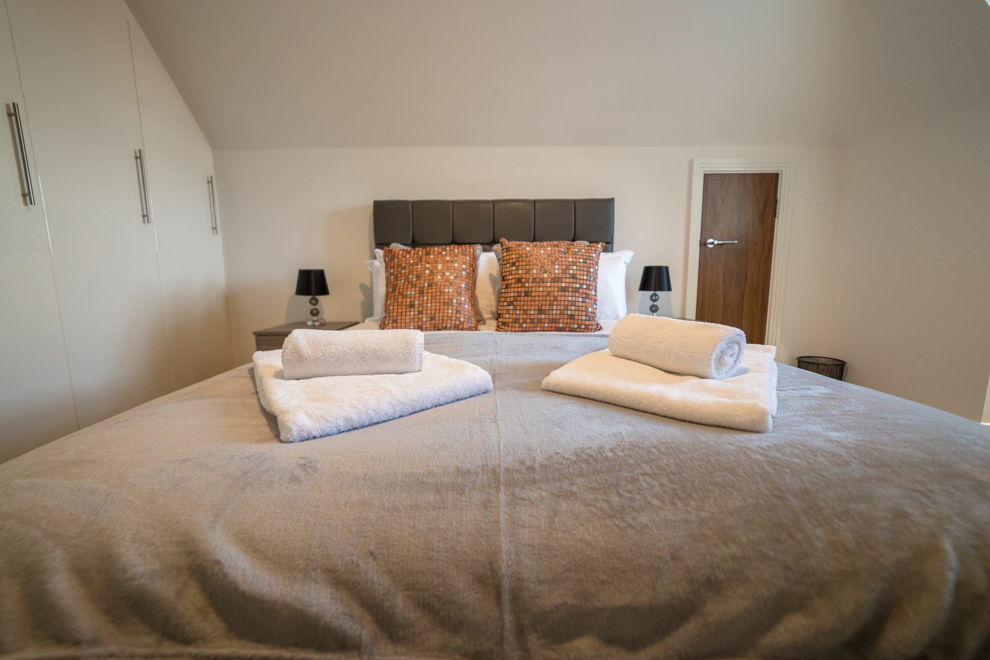 Helios Court Penthouse Serviced Apartment By Ferndale Maidenhead Luaran gambar