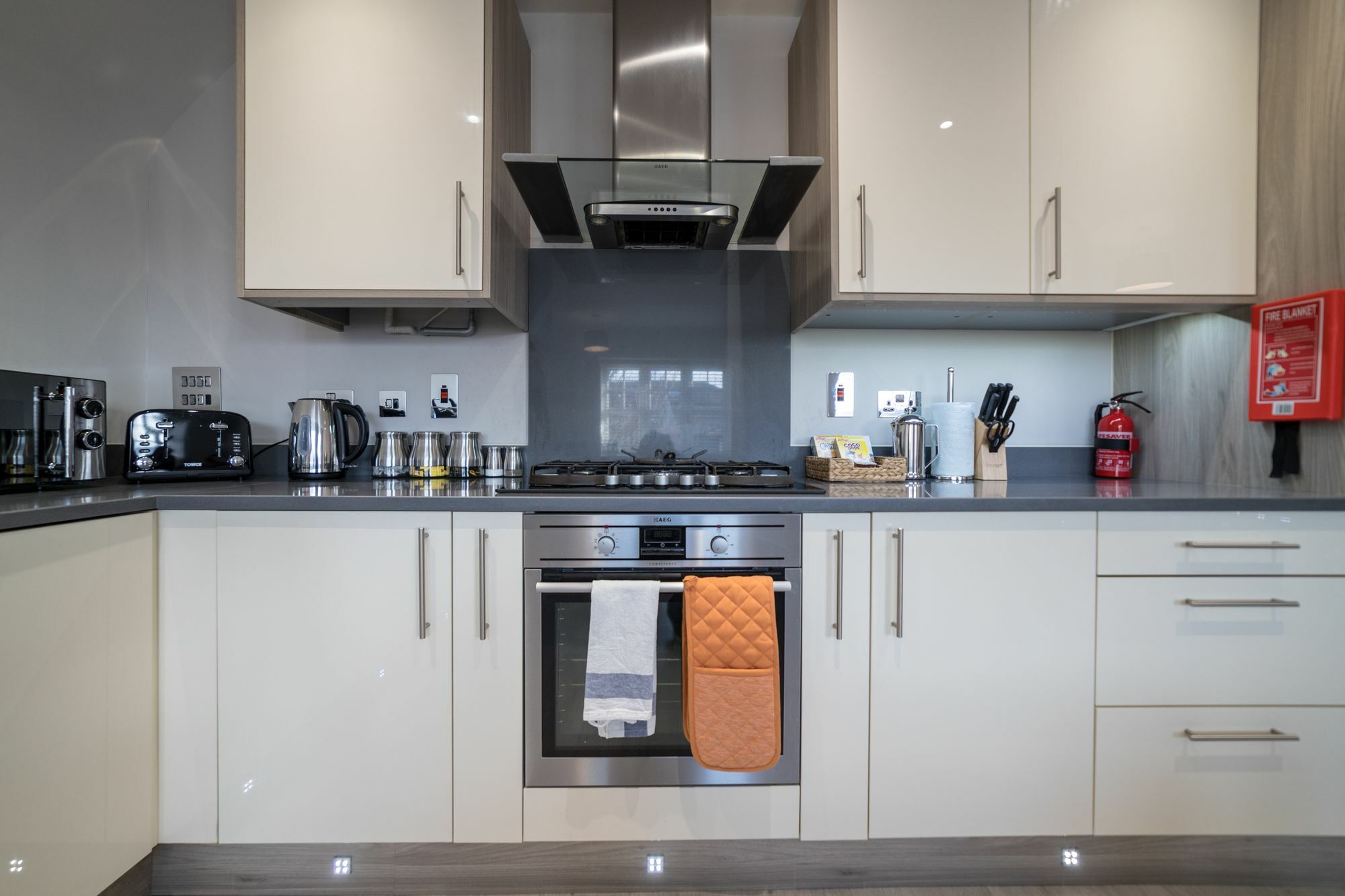 Helios Court Penthouse Serviced Apartment By Ferndale Maidenhead Luaran gambar
